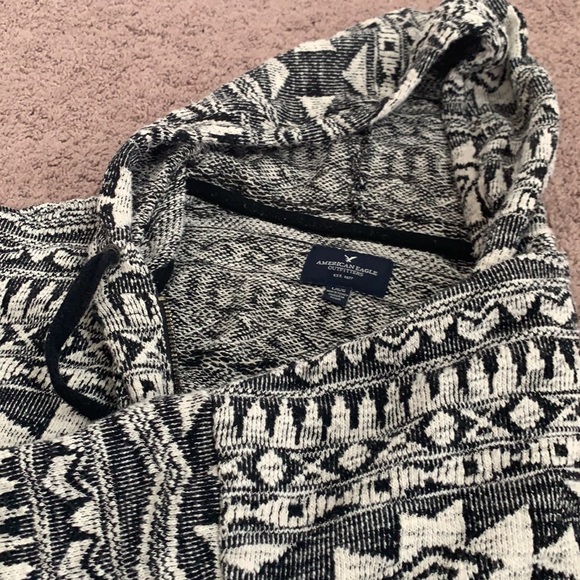 American Eagle Sweater jacket, Large, tribal print! - Picture 5 of 5